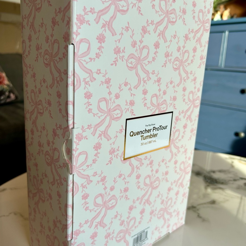 Stanley X LoveShackFancy 30oz Coquette Bow Chantilly Flip Straw SPECIAL EDITION - Picture 11 of 13